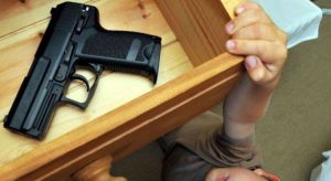 Necesitamos Tener Una Pistola En Casa